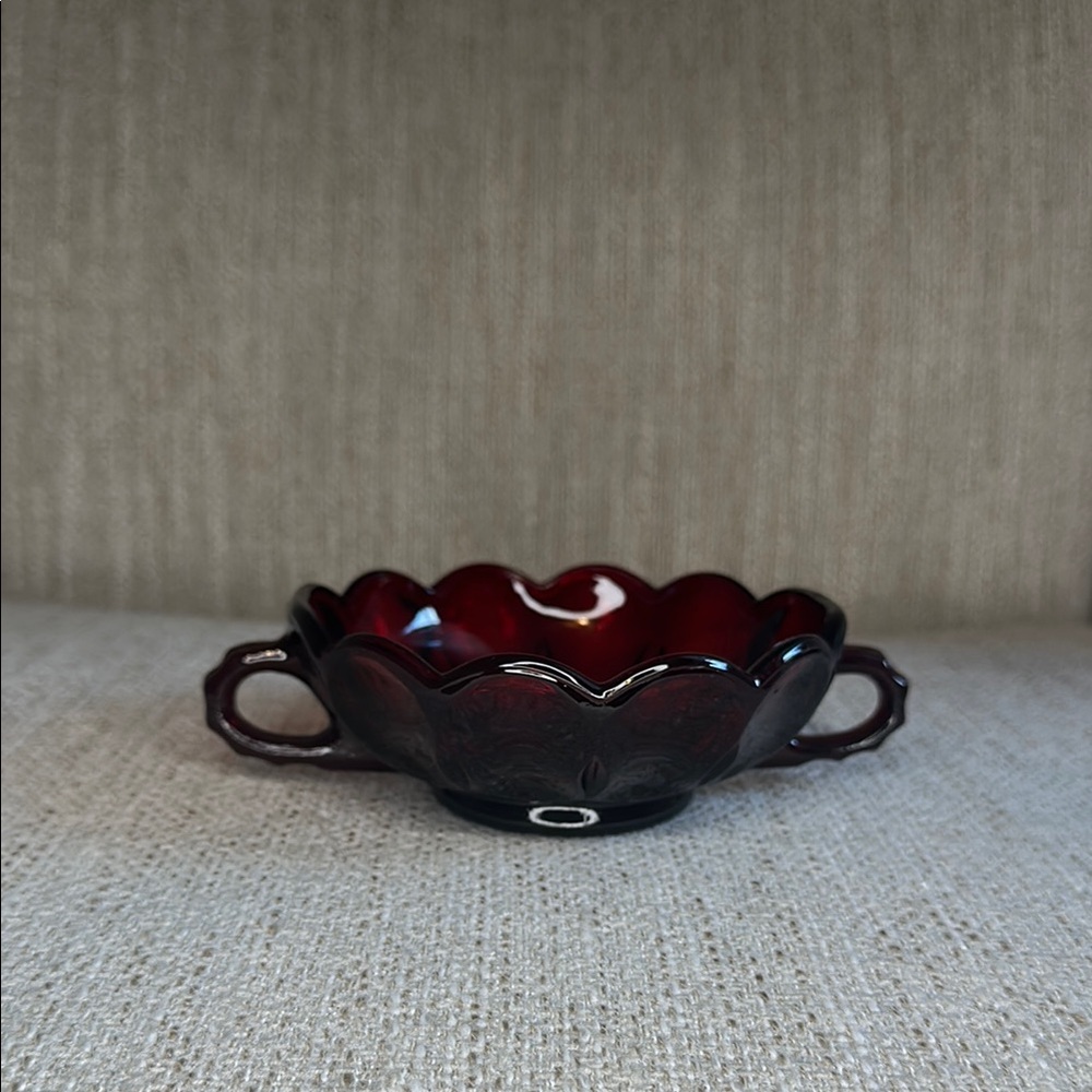 Stunning Vintage Anchor Hocking Fairfield Royal Ruby Handled Bowl